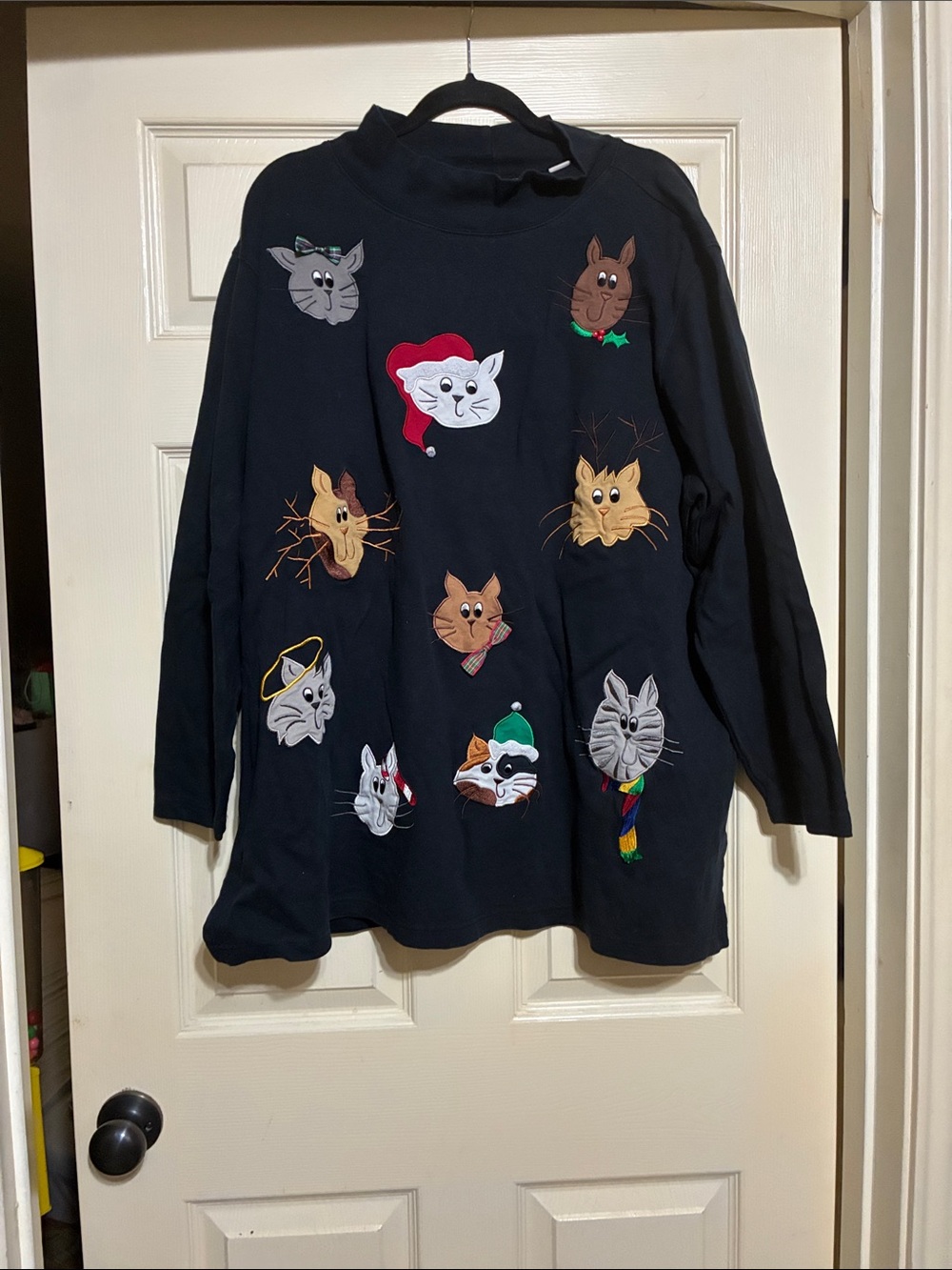 Bechamel Black Sweatshirt with Festive Cat Patch Motifs